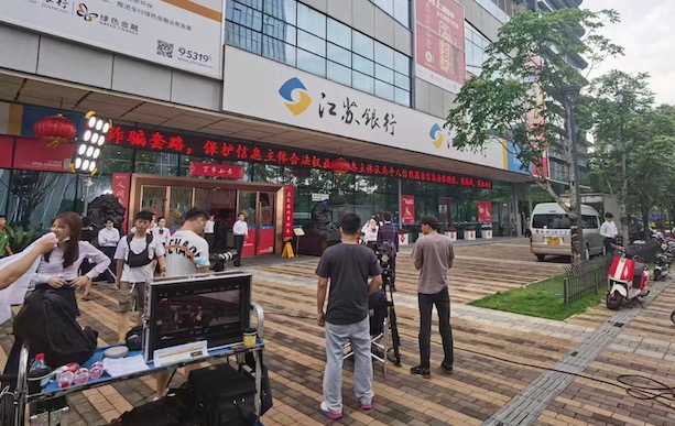 制(zhì)作(zuò)企業(yè)廣告宣傳片，讓企業(yè)挺立潮頭